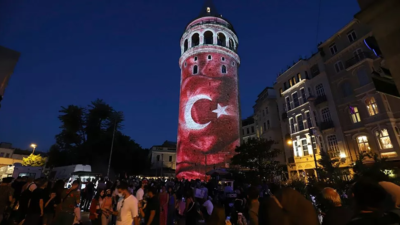 Galata ve Ayasofya’da 15 Temmuz temalı gösteri