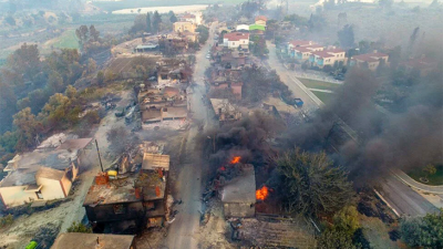 Manavgat’taki yangında evler kül oldu