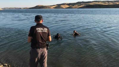 Serinlemek için girdiği baraj gölünde boğuldu