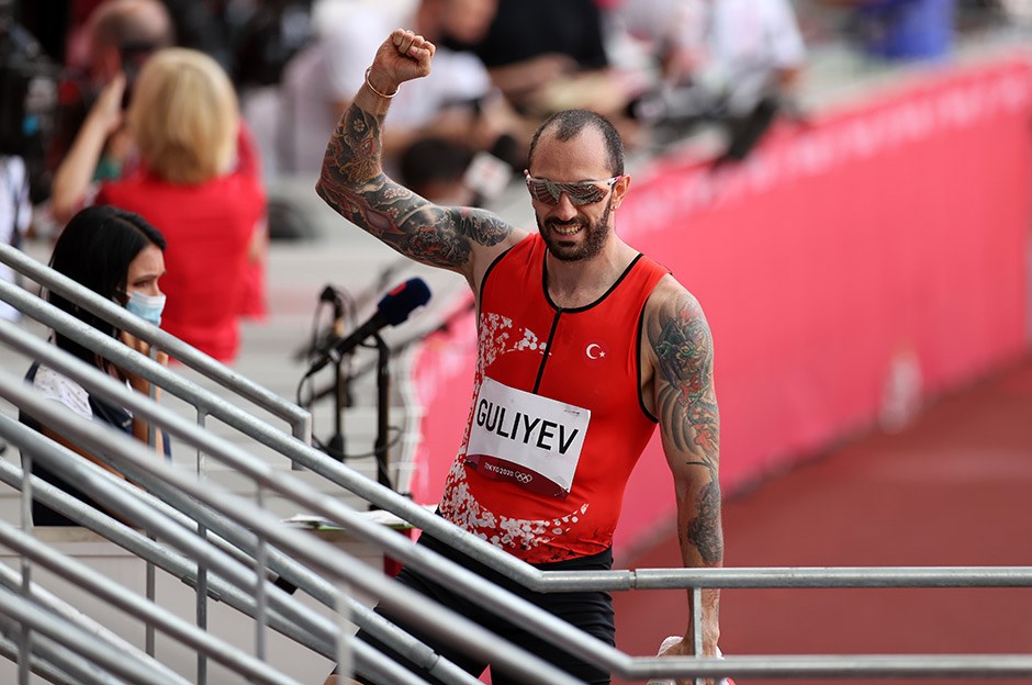 Ramil Guliyev, yarı finale adını yazdırdı