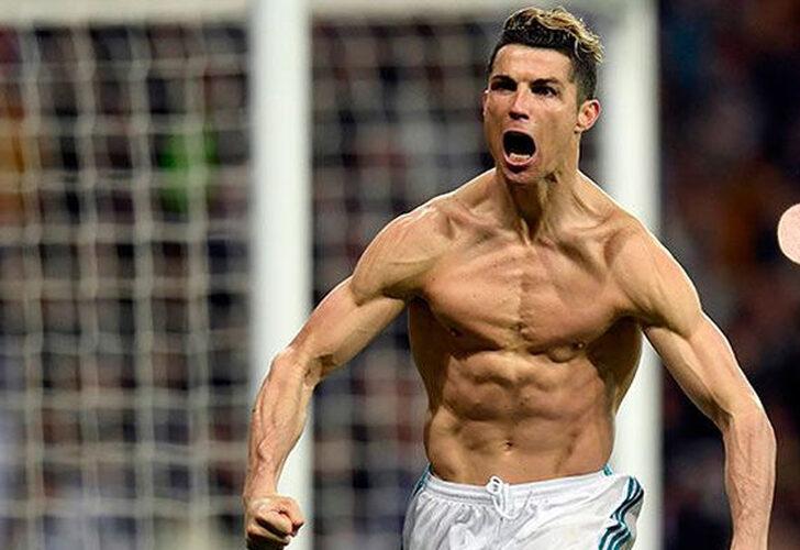 Ronaldo’nun başı kaçak çardakla dertte