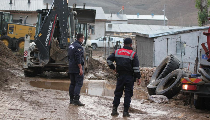 Kayseri’de 50 haneli mahalleyi sel bastı