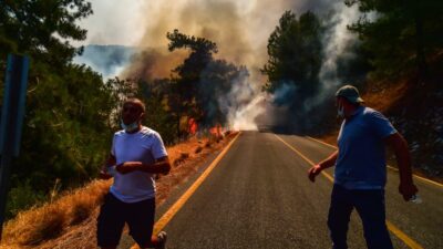 Marmaris’te tahliye kararı! MSB çıkarma gemisi gönderdi