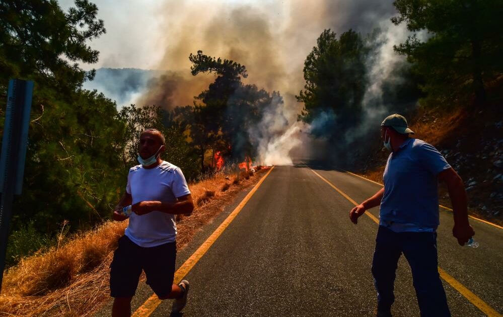 Marmaris’te tahliye kararı! MSB çıkarma gemisi gönderdi