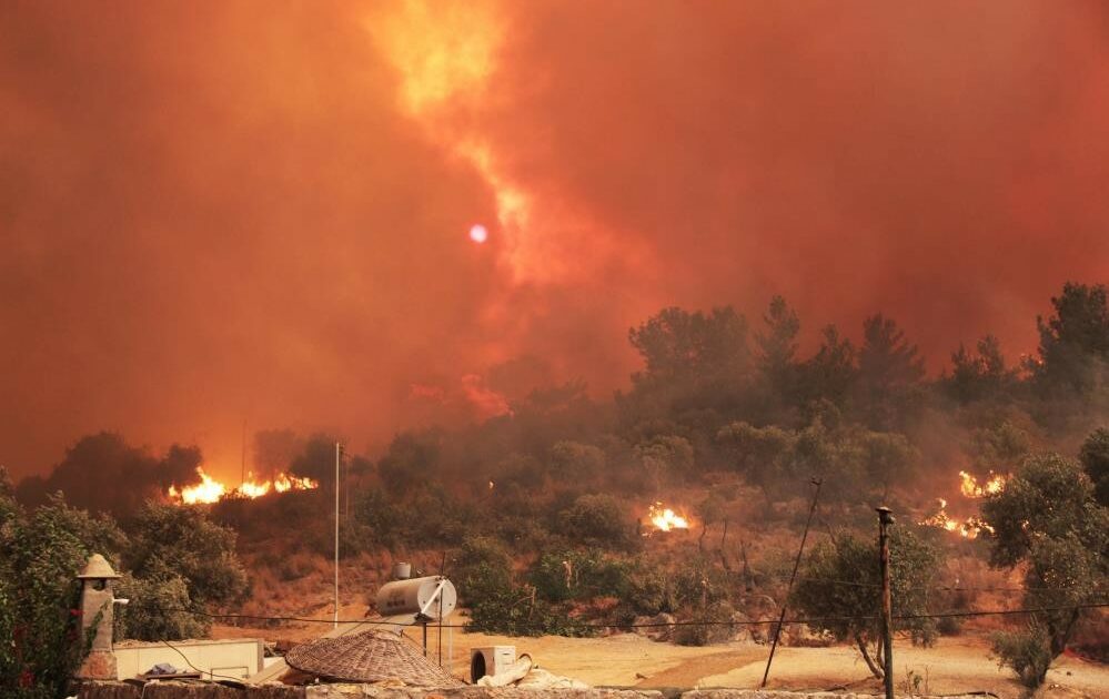 Muğla alevlerle boğuşuyor