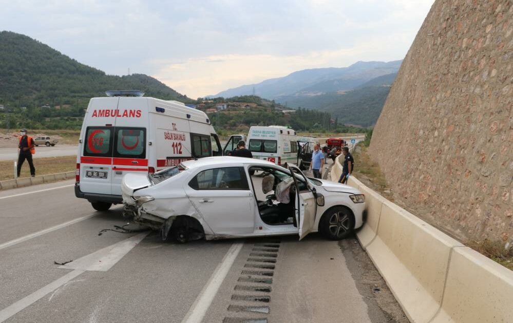 Amasya’da feci kaza: Aynı aileden 3 kişi öldü