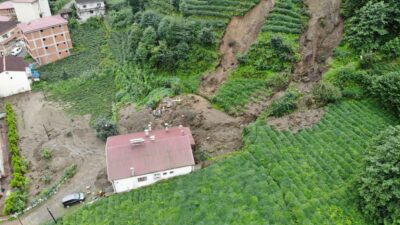 Rize’de yağış paniği! Evler tahliye edildi…