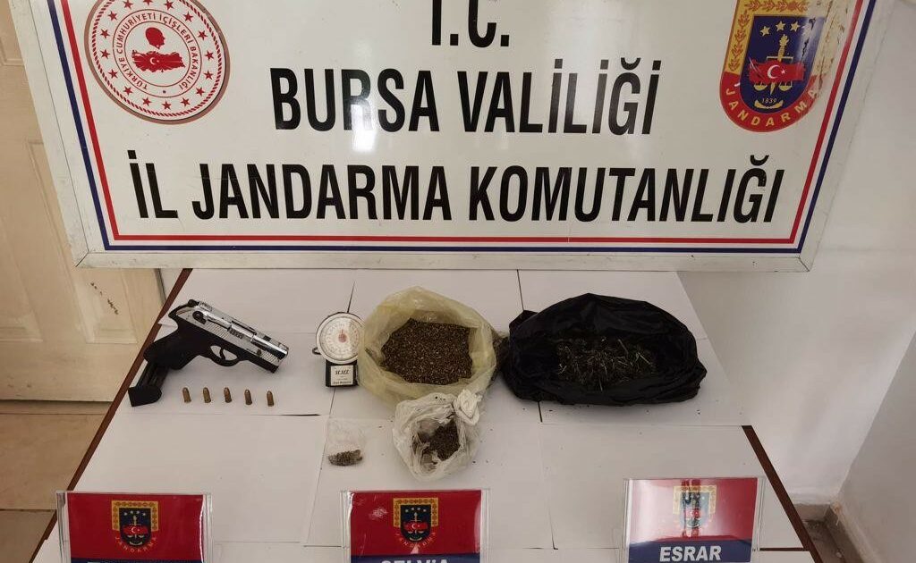 Bursa’da jandarmadan zehir tacirlerine suç üstü