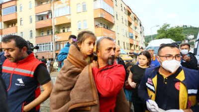 17 saat sonra kurtarıldılar