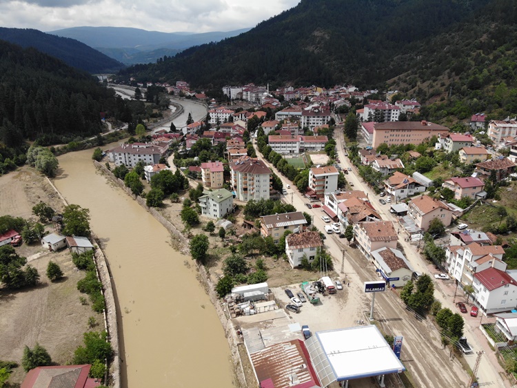 Sel felaketinde can kaybı 17’ye yükseldi