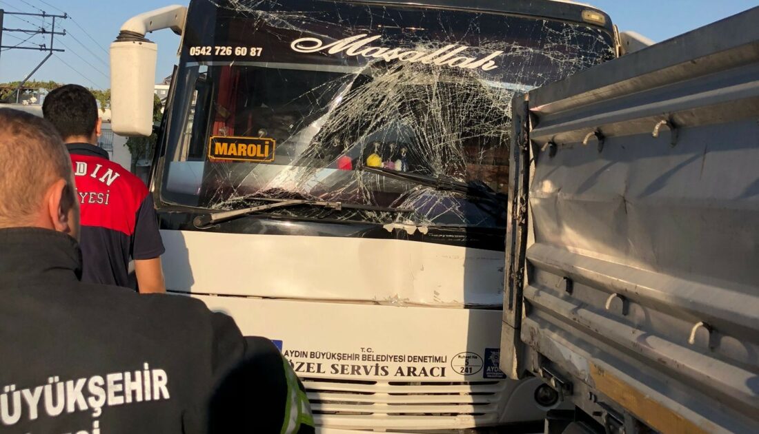 Servis otobüsü ile TIR çarpıştı: 11 yaralı