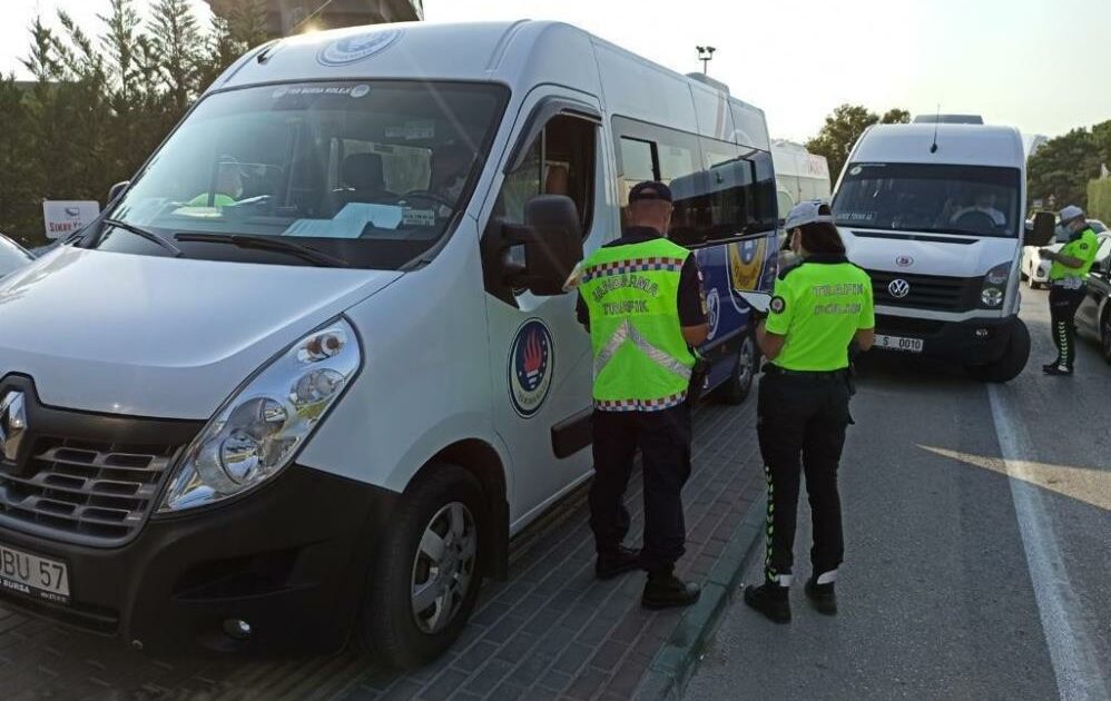 Bursa jandarmasından servis sürücülerine sıkı denetim