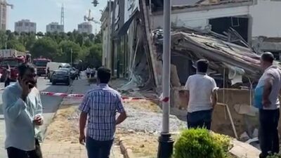 İstanbul’da sanayi sitesinde bir bina çöktü!