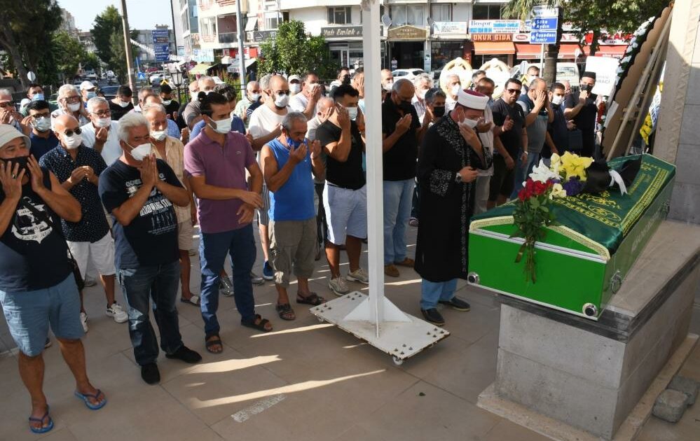 Ünlü sanatçı Metin Çekmez son yolculuğuna uğurlandı