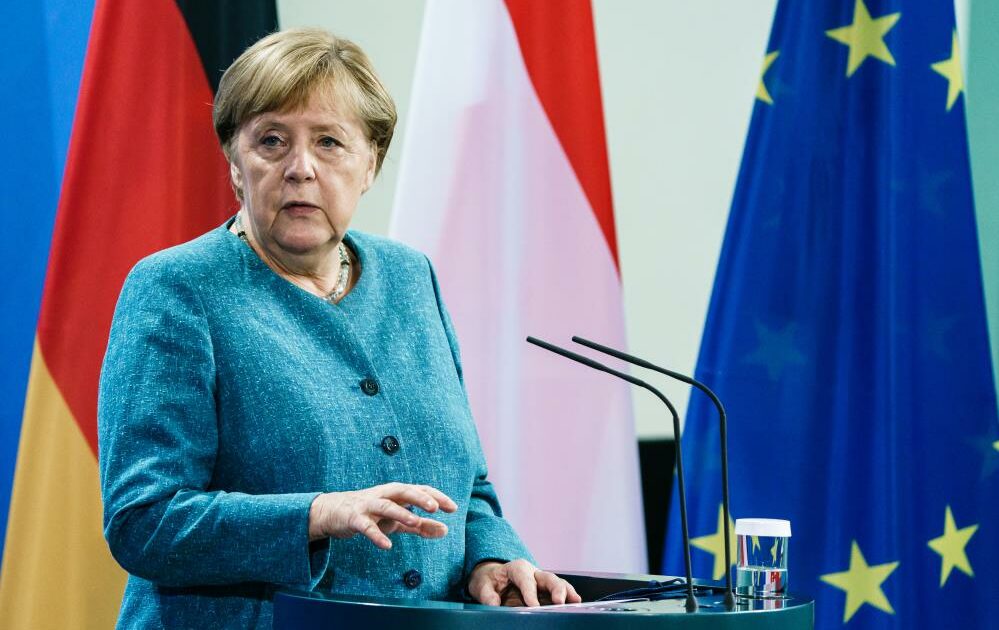 Merkel: Afganistan’dan tahliye hakkına sahip 10 bin ila 40 bin Afgan bulunuyor