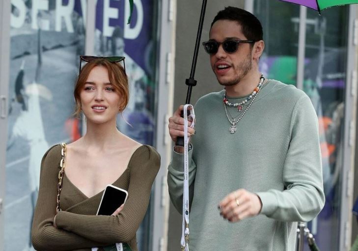 Phoebe Dynevor ile Pete Davidson ayrıldı