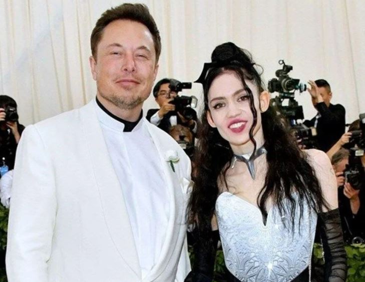 Elon Musk ile Grimes’in oğlu X Æ A-12’nin son hali klipte