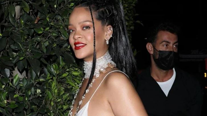 Rihanna ve küçük arkadaşı gezmede