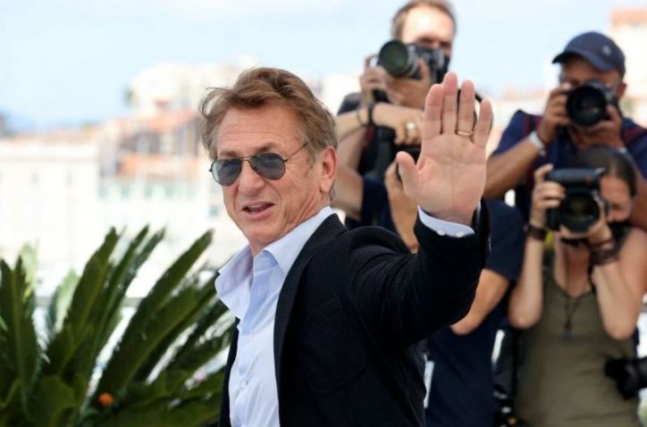 Sean Penn aşı karşıtlarına tepkili