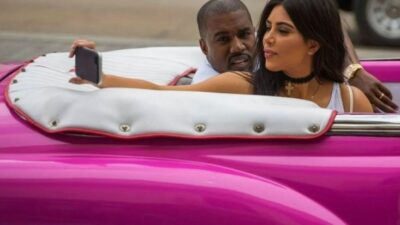 Kim Kardashian boşandıktan sonra da eşinin soyadını kullanacak