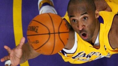 Kobe Bryant’ın ilk NBA ayakkabısı açık artırmaya çıkarılıyor