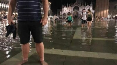 Venedik’in ünlü Piazza San Marco Meydanı’nı su bastı