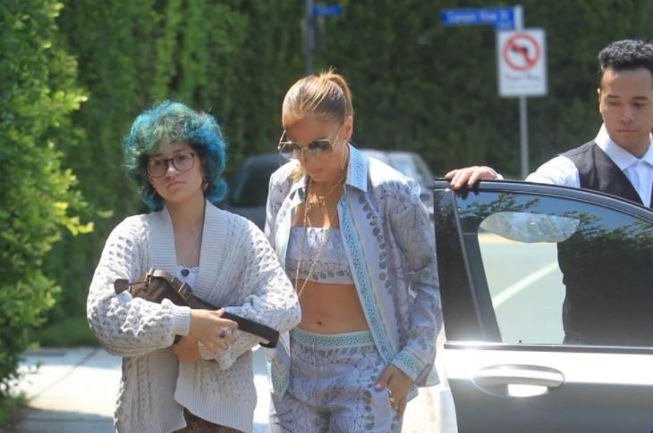 Jennifer Lopez’in kızı Emme çekirdekten yetişiyor