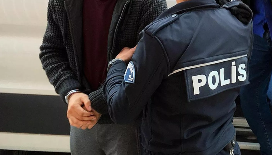 Tartıştığı karısını boğarak öldürüp polise teslim oldu