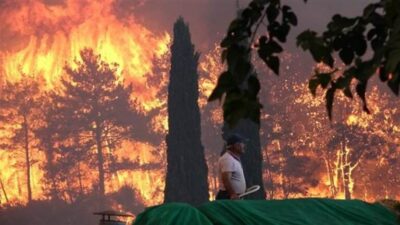 Yangınlar 3 kentte devam ediyor: Bodrum’da iki mahalle tahliye edildi