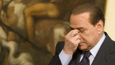 Berlusconi hastaneye kaldırıldı