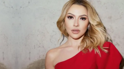 Hadise’den sevgilisinin kollarında romantik poz