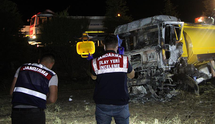 Yoldan çıkan tanker boş arazide alev topuna döndü