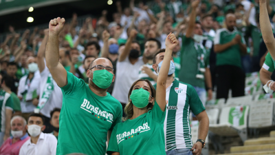 Bursaspor 523 gün sonra taraftarıyla buluştu