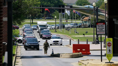 Washington yakınlarındaki ABD askeri üssü, silahlı saldırı ihtimali nedeniyle kapatıldı