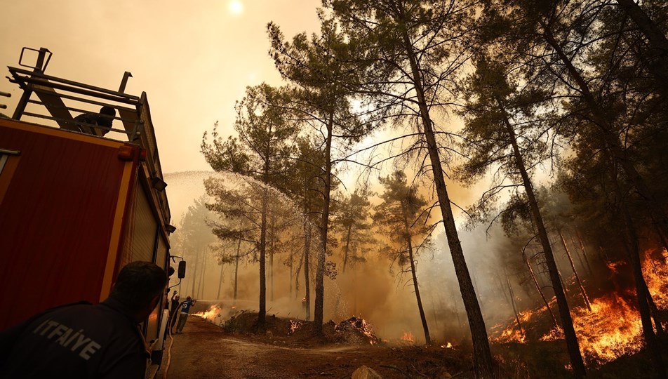 Marmaris’te itfaiye aracı şarampole yuvarlandı: 4 yaralı