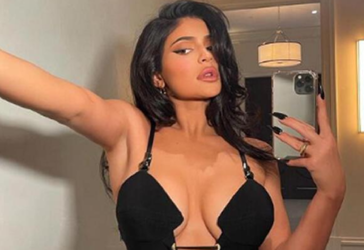 Kylie Jenner sosyal medyada rezil oldu!