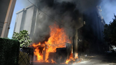 İstanbul’da yatak ve baza fabrikasında yangın