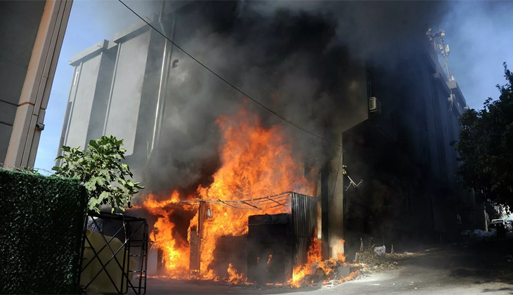 İstanbul’da yatak ve baza fabrikasında yangın