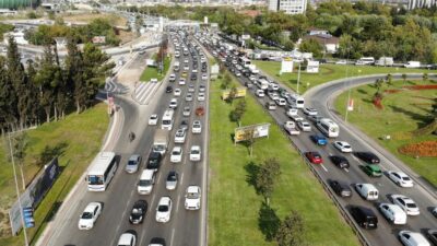 Bursa’da okullar açıldı, trafik kilitlendi!