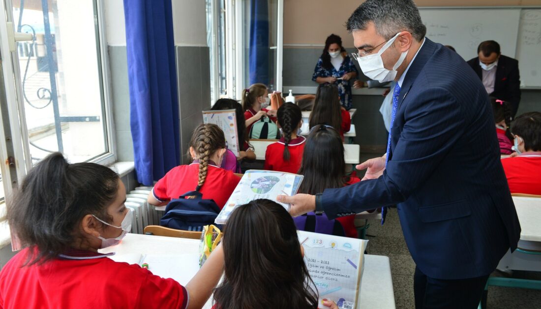 Yıldırım’da Başkan Yılmaz, minik öğrencilerin heyecanına ortak oldu