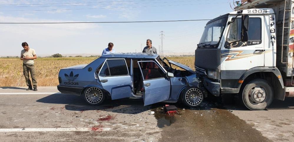 Hatalı sollama kaza getirdi: 8 yaralı