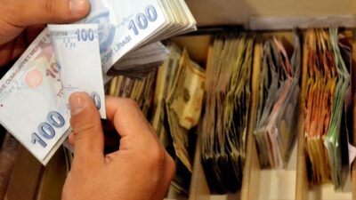 Bütçe ağustosta 40,8 milyar lira fazla verdi