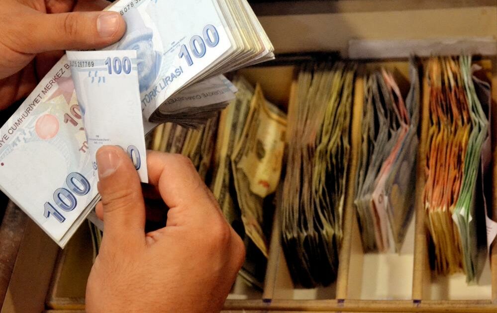 Bütçe ağustosta 40,8 milyar lira fazla verdi