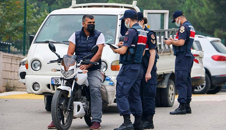 Bursa’da jandarma, okul çevrelerinde denetim yaptı