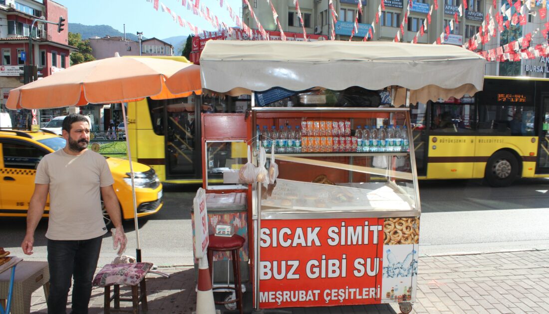 Bursa’da ‘askıda simit’ ile yardım köprüsü kurdu!