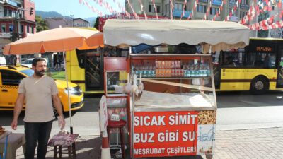 Bursa’da ‘askıda simit’ ile yardım köprüsü kurdu!