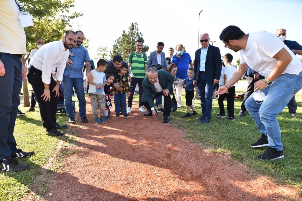 Sokak Oyunları Şenliği, unutulmaya yüz tutan oyunları Bursalı çocuklarla buluşturdu