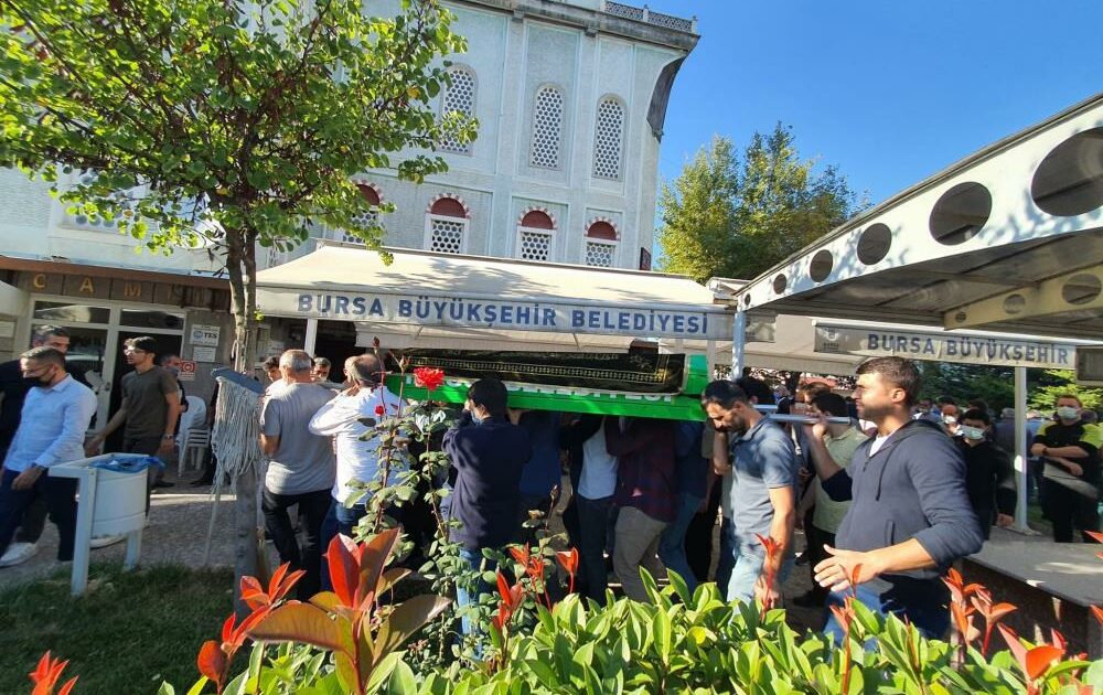 Pandemi tedbirlerini eleştiren savcının babası Bursa’da koronaya yenildi