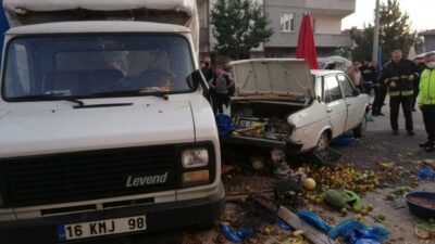 Bursa’da akılalmaz kaza! Otomobil pazara daldı