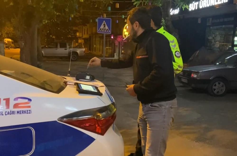 Bursa’da alkollü sürücü, alkolmetreyi pos cihazı sanıp ödeme yapmak istedi